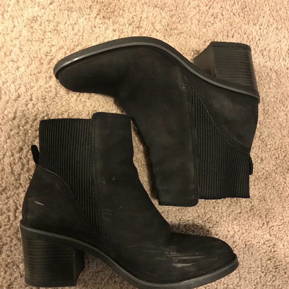 Aldo Boscara Black Booties (size 7.5)